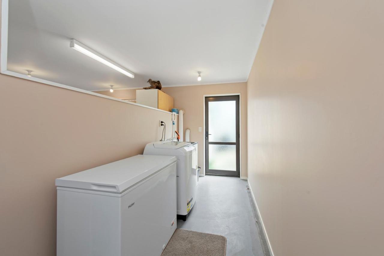 Oceanside Bach - Mount Maunganui Holiday Home Extérieur photo
