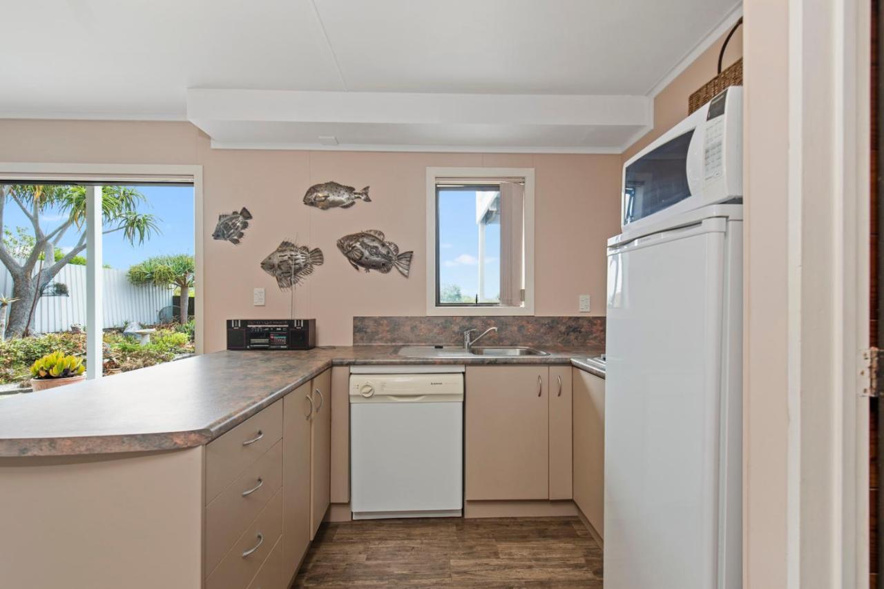 Oceanside Bach - Mount Maunganui Holiday Home Extérieur photo
